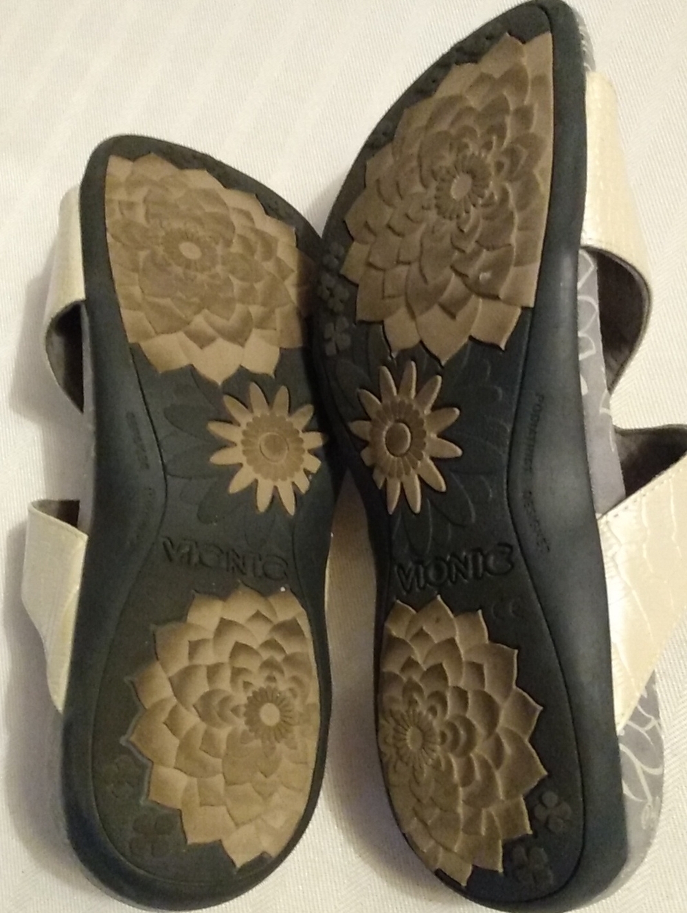 Vionic Sandal 8 - Picture 5 of 7